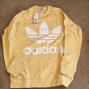 Women’s oversized adidas sweatshirt